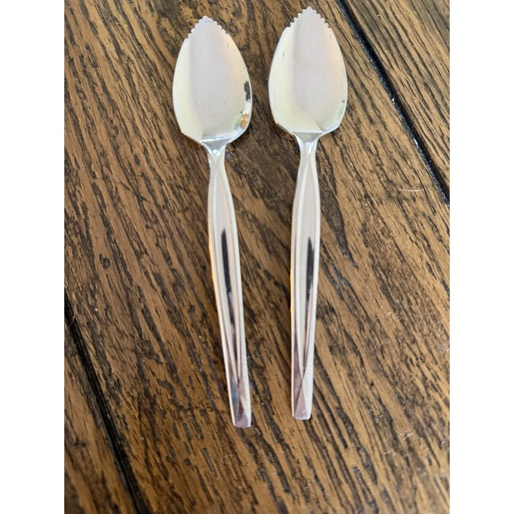 Wm. Rogers & Son Lines Grapefruit Spoons Set 2 Silver Vintage 1950s Stainless 6